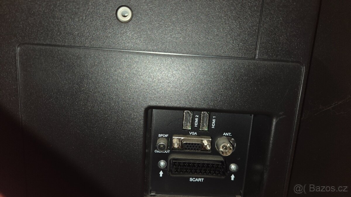 starší 32" LCD/LED TV - 3