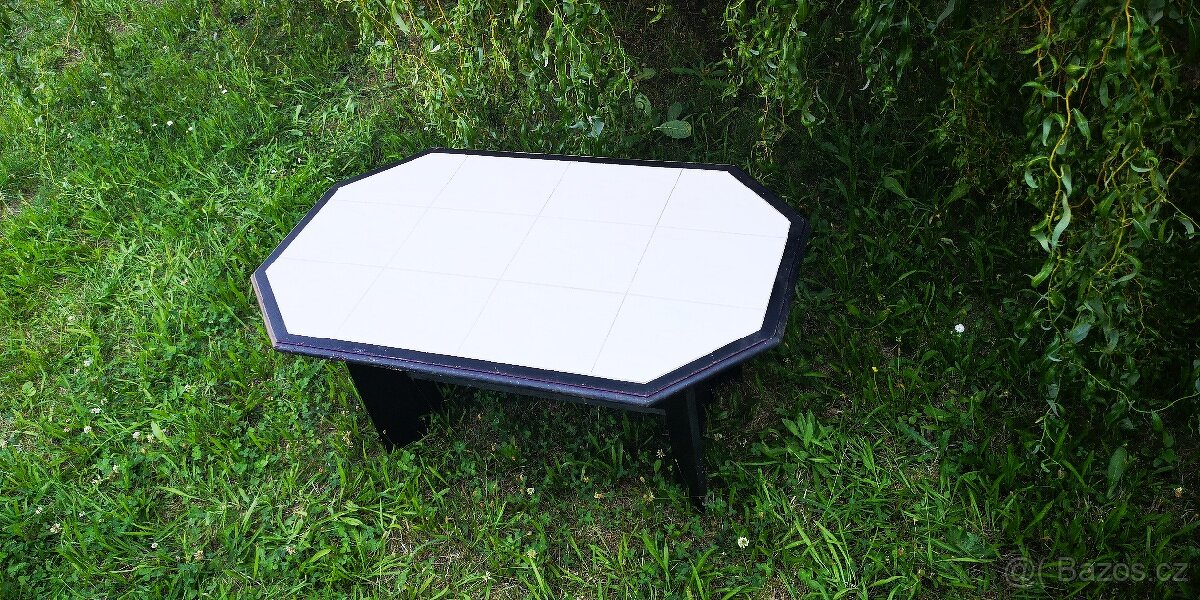 KONFERENČNÍ STOLEK - 3