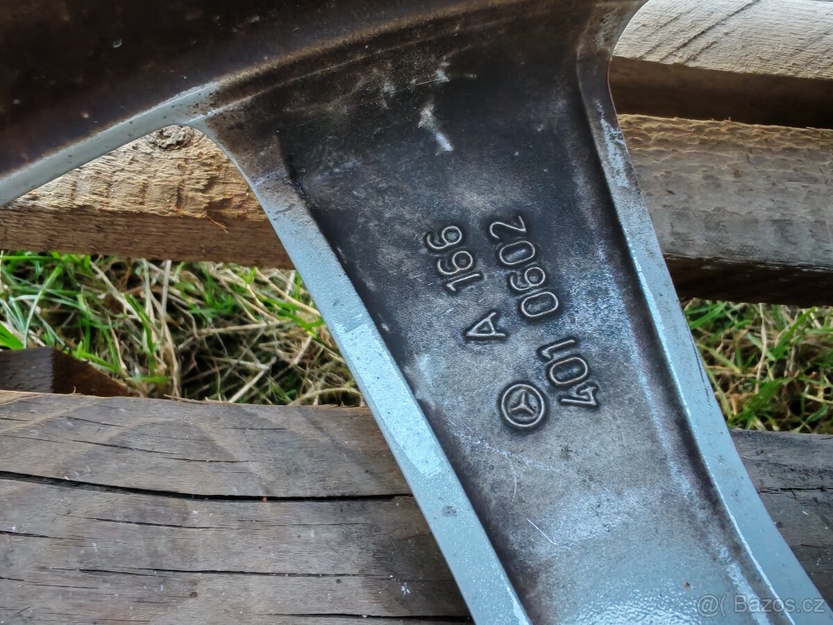 ALU 5x112 R18 originál Mercedes - 3