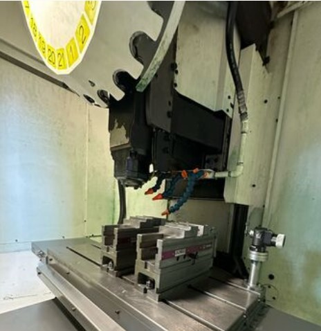 Obráběcí centra - vertikální RoboDrill a T21iFa - 3