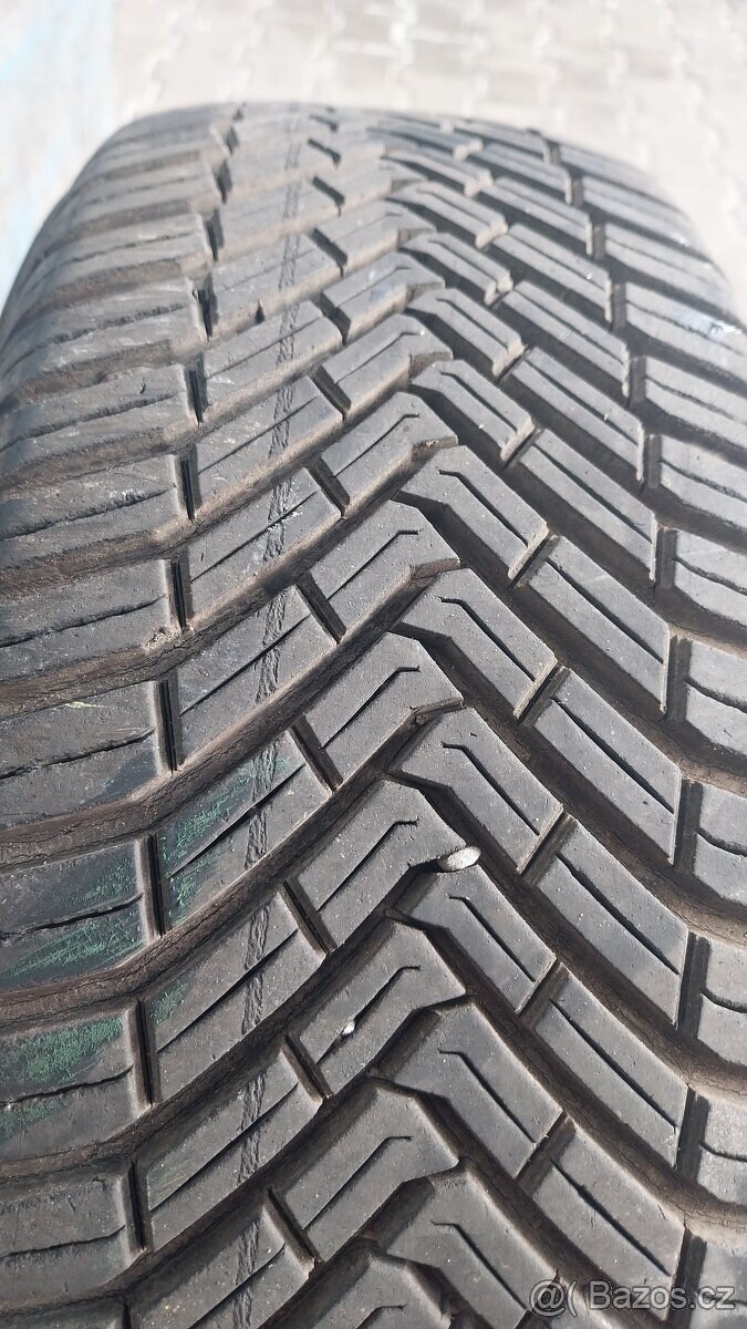 Prodám 2 x pneu Continental 185/60/15 - 3