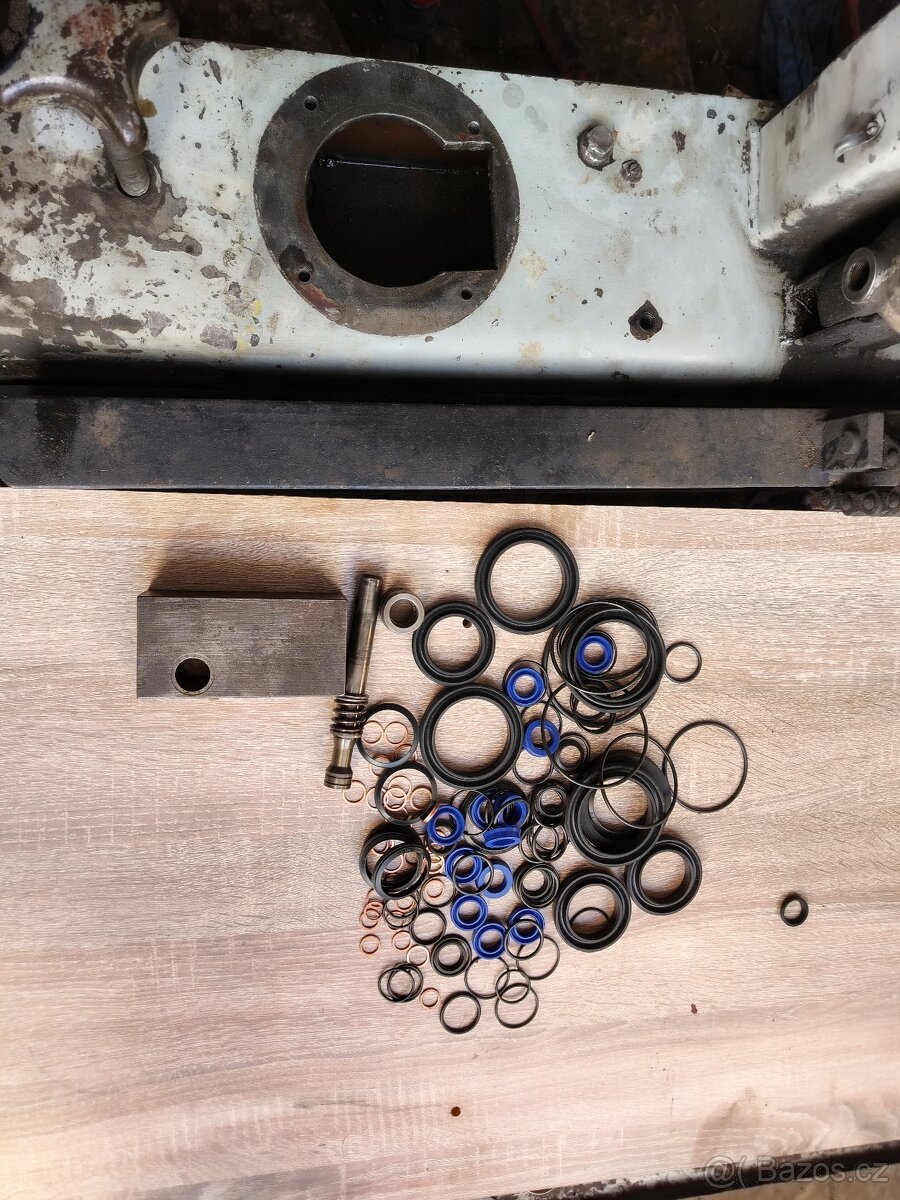 Hever nůžkový ddr po servisu - 3