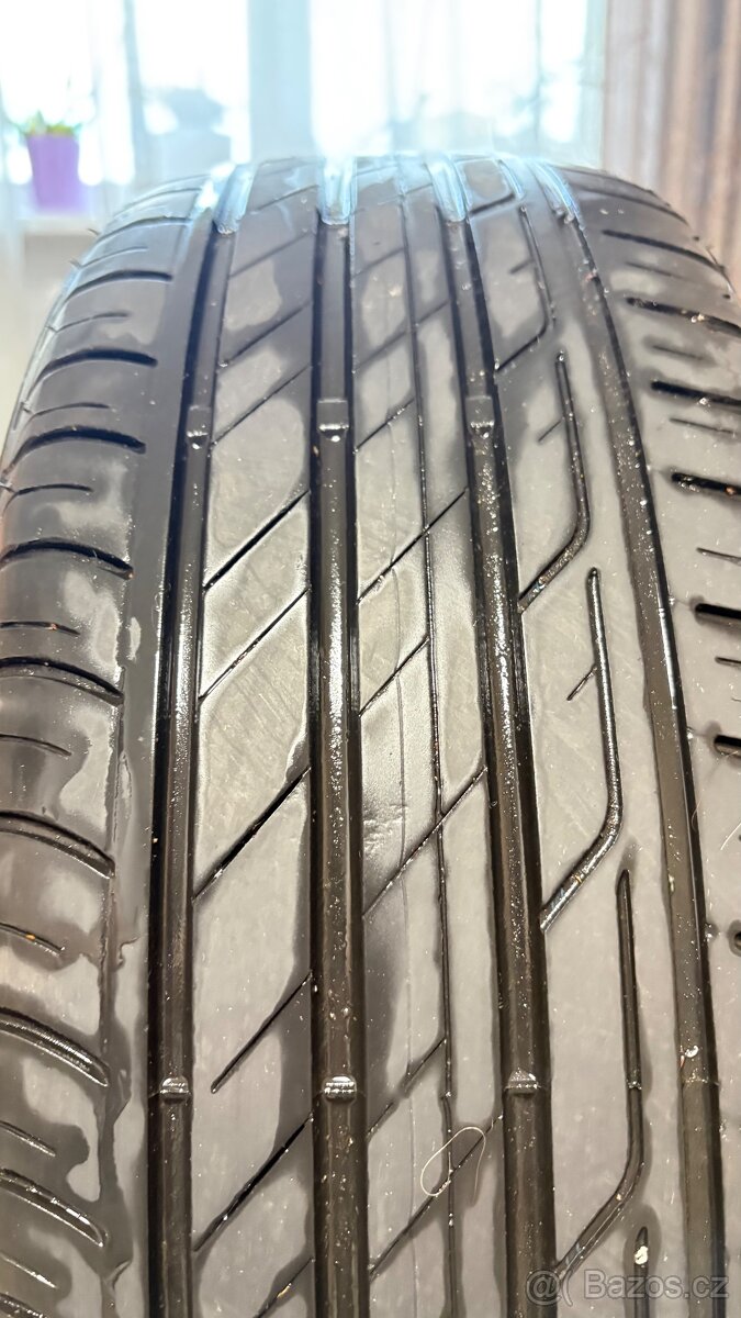 pneu 195/60 R16 - 3