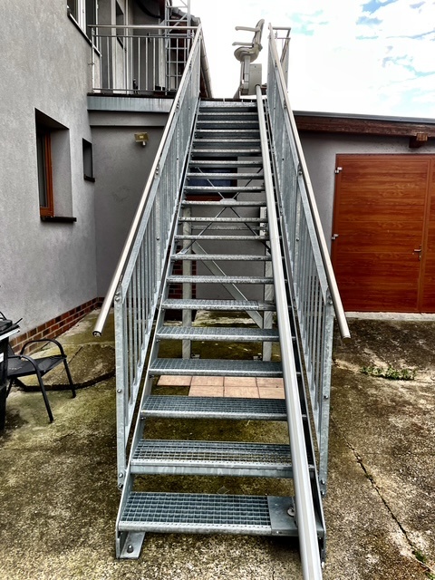 schodišťová elektrická sedačka - 3