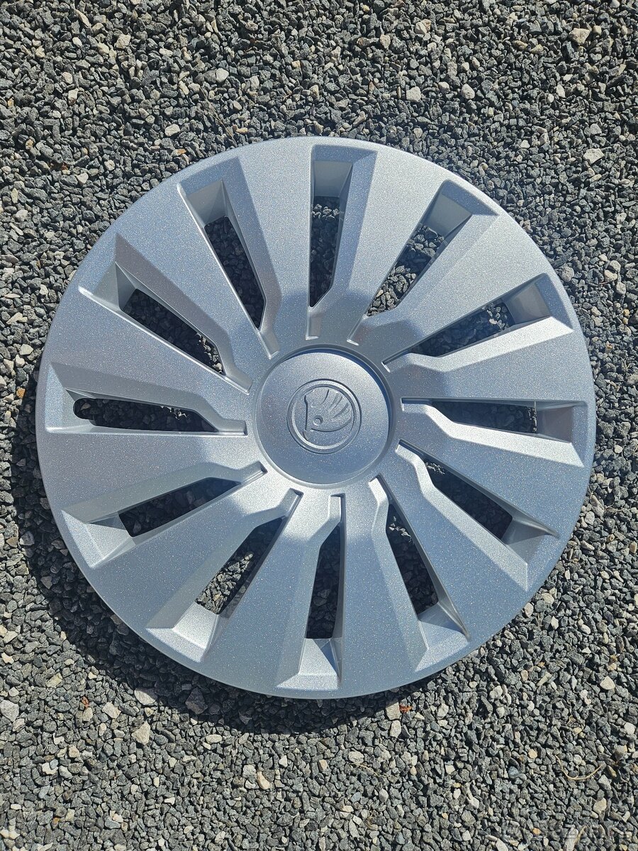 Pěkné nové orig poklice Škoda 16" - 3