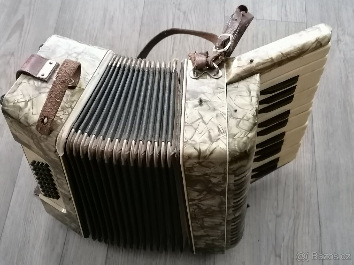 Akordeon zn. Weltmeister, harmonika, heligonka - 3