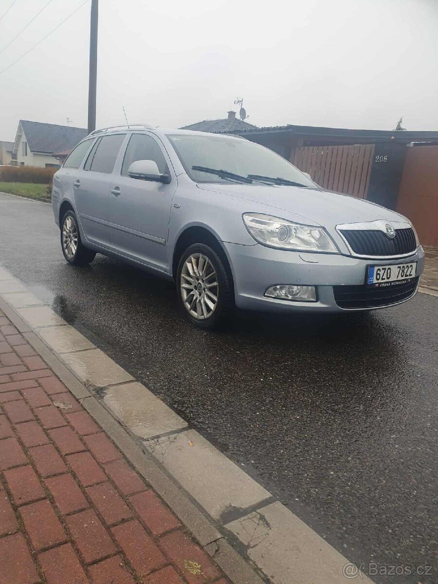 Prodám octavii 2 facelift 2009 2.0 TDI 103KW L&K nová stk - 3