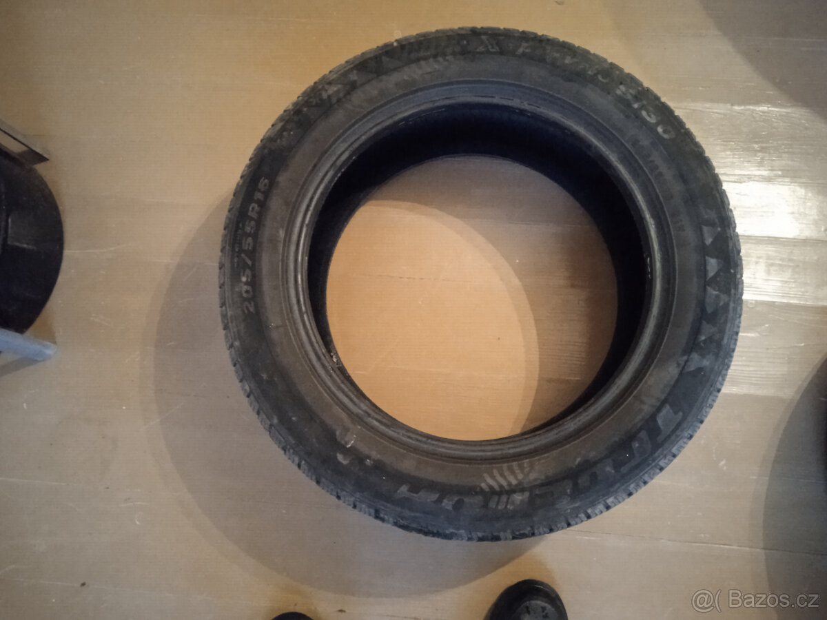 Zimní pneu 205/55 R16 - 3