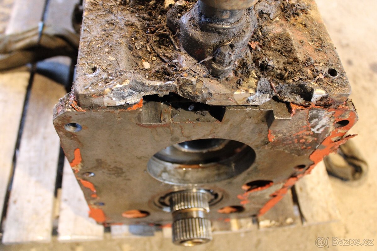 Zetor 7045 převodovka - 3