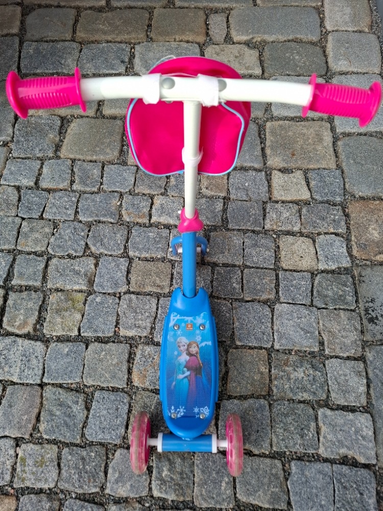 Tříkolová koloběžka FROZEN - 3