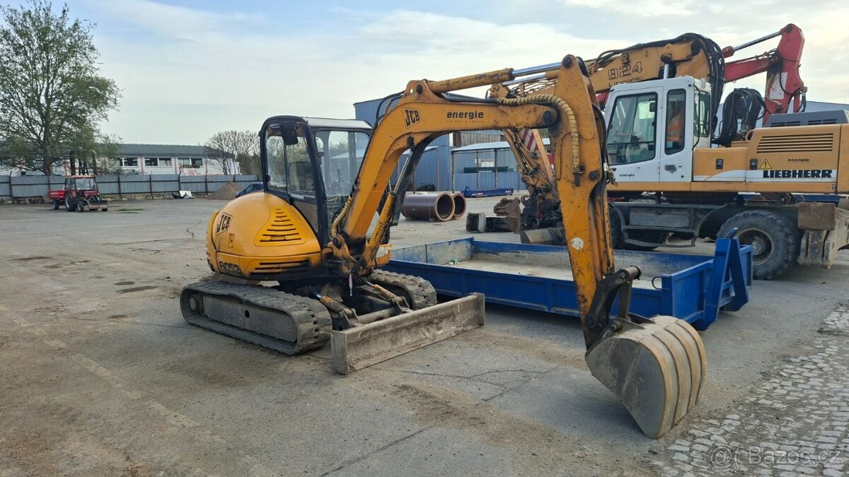 JCB 8052 - 3