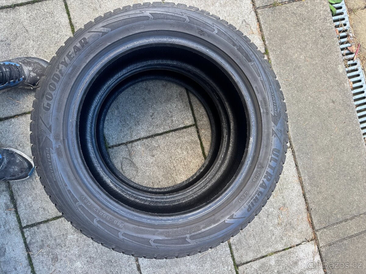 215/55/17 dvě zimní pneu GoodYear - 3