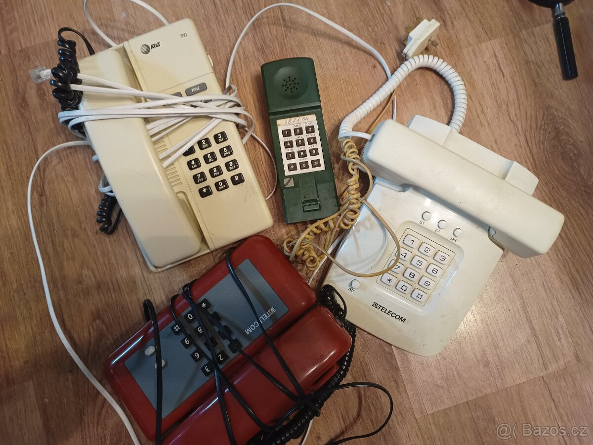 Prodám 4 retro telefony - 3