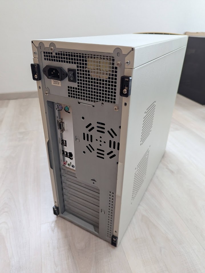 Starší PC, 100% funkční - 3