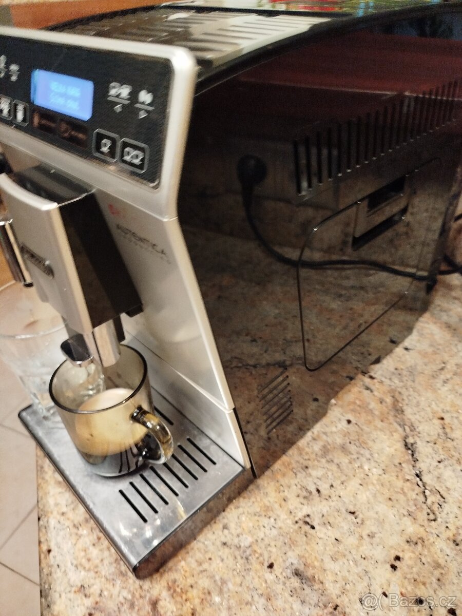 Automatické espresso De'Longhi ETAM 29.660.SB - 3