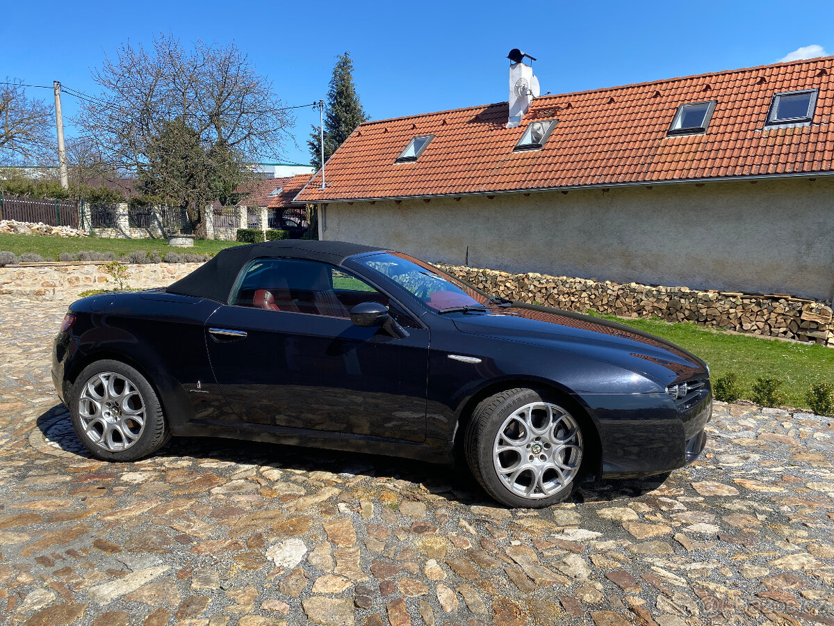 Prodám krásnou Alfu Romeo Spider - 3