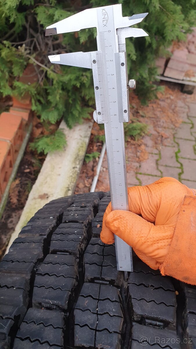 Pneu s diskem Michelin 295/80 R22.5 - 3