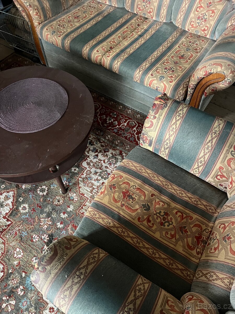 Rozkládací gauč a křesla - 3