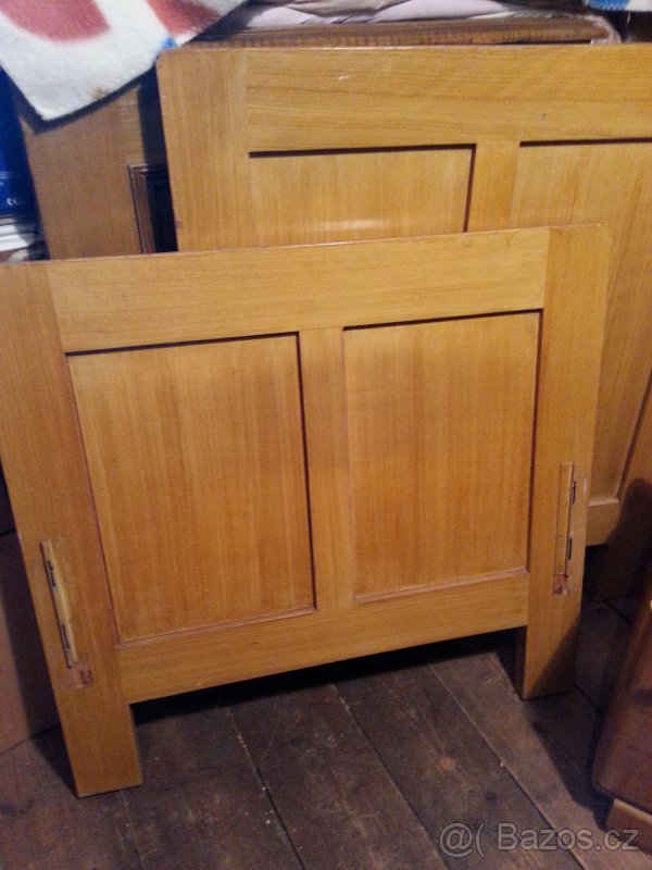 Postel se stolkem - 3