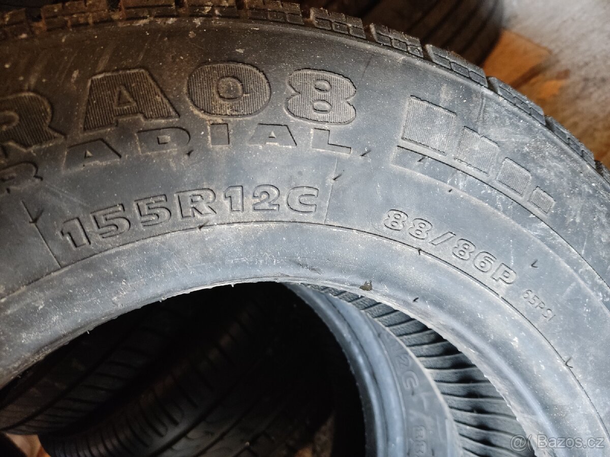Prodám pneumatiky R12c - 3