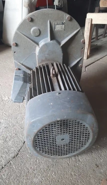 Elektromotor s převodovkou - 3