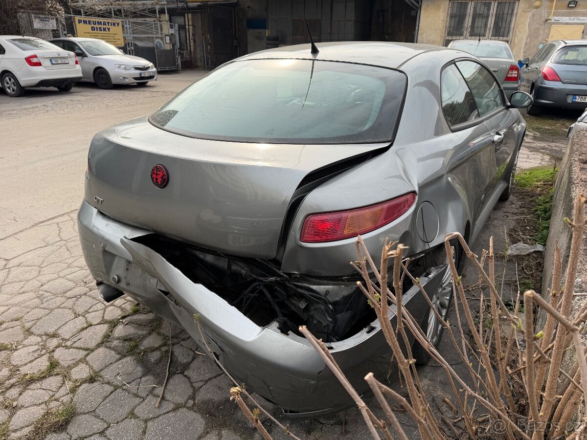 Alfa Romeo GT 1.9 JTD - 3