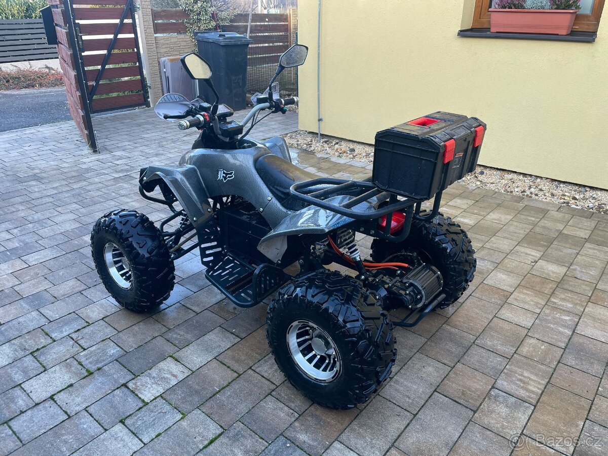 Elektrická čtyřkolka