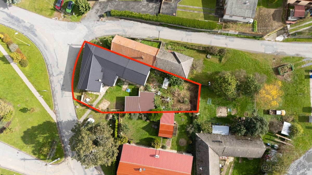 Prodej dvoupatrového domu Halenkovice - 3