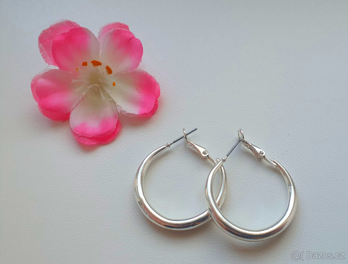 Náušnice stříbrné barvy: - 3