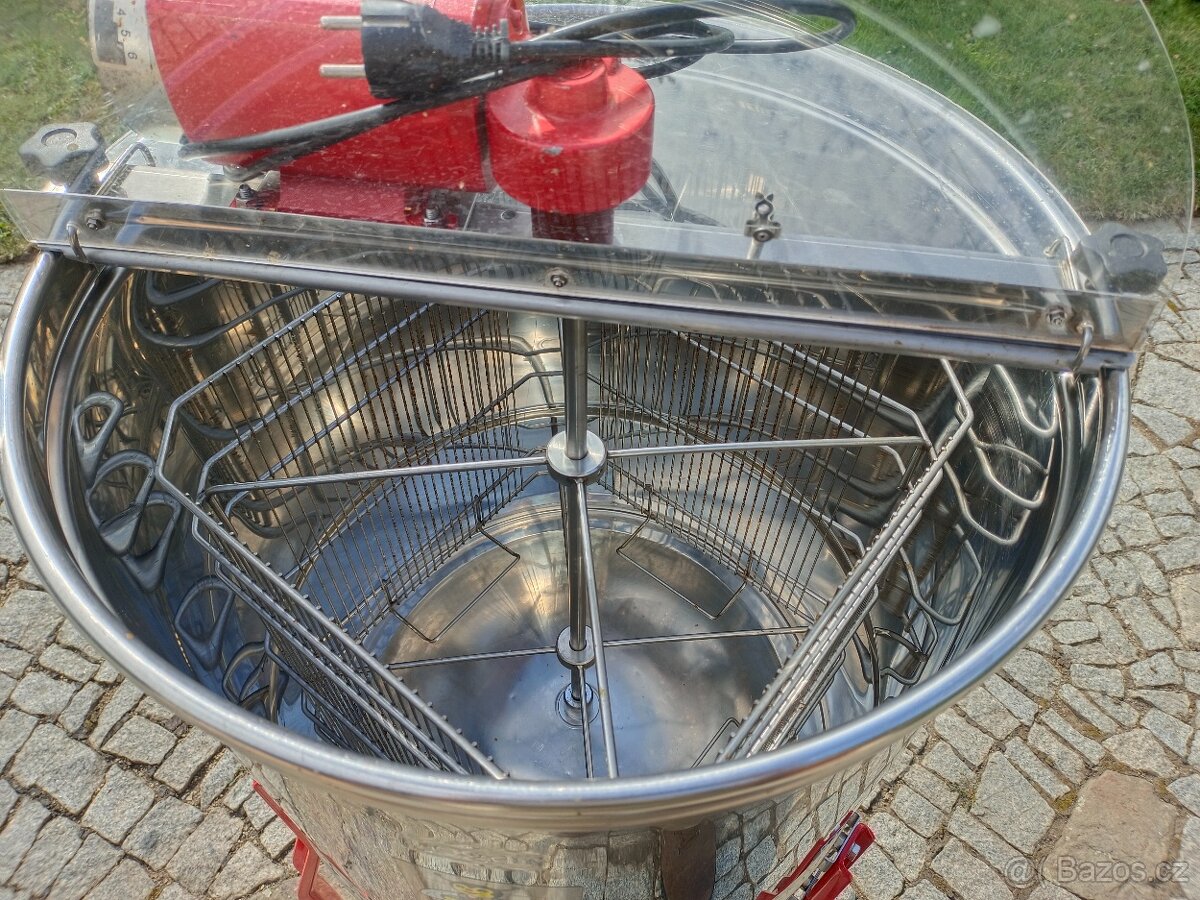 Prodám medomet Logar 4 r. - 3