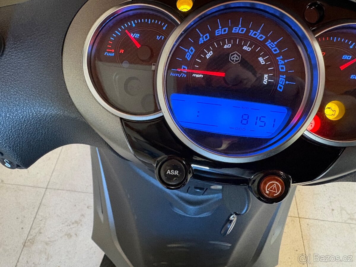 Piaggio Beverly 350 - 3