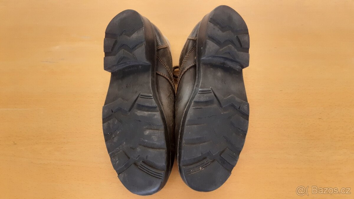 Kožené nízké zateplené boty - 3