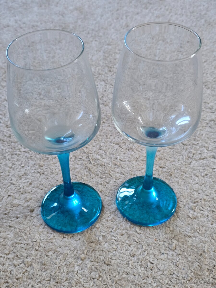 Magické skleničky s modrou nohou - 3