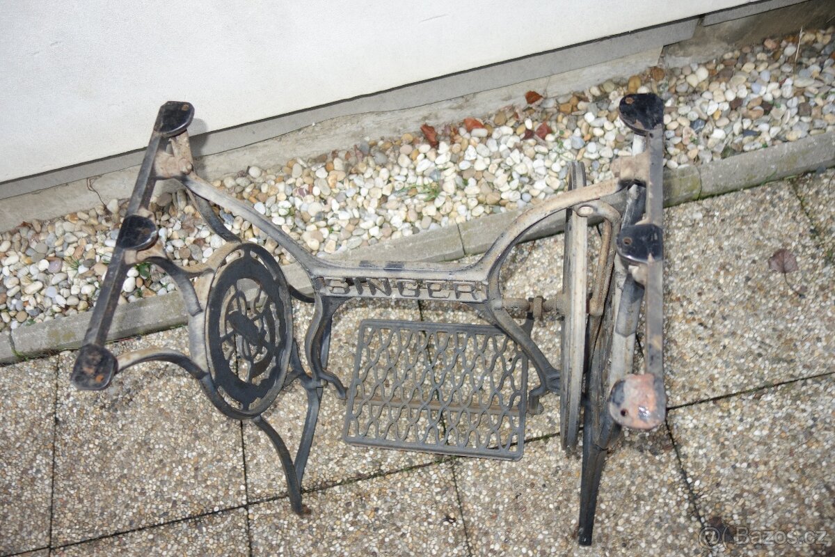 Nohy od siciho stoje SINGER, treba na stolek - 3