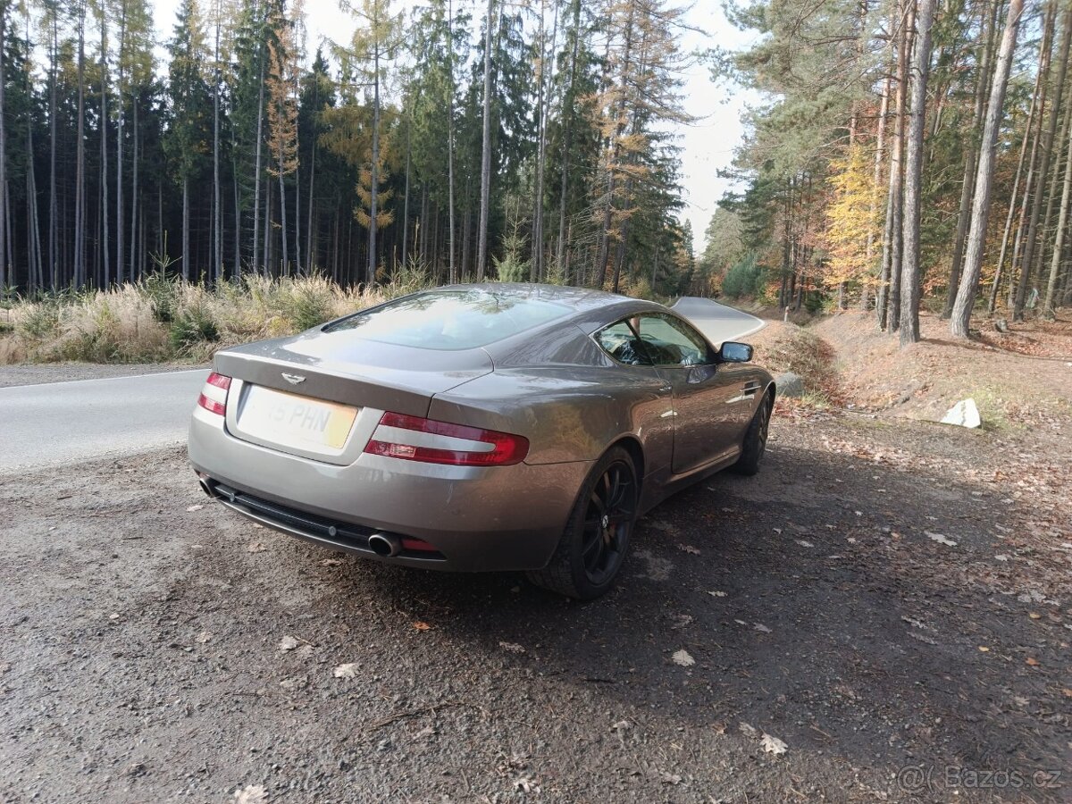 Aston Martin DB9 - ROK 2004 - 3