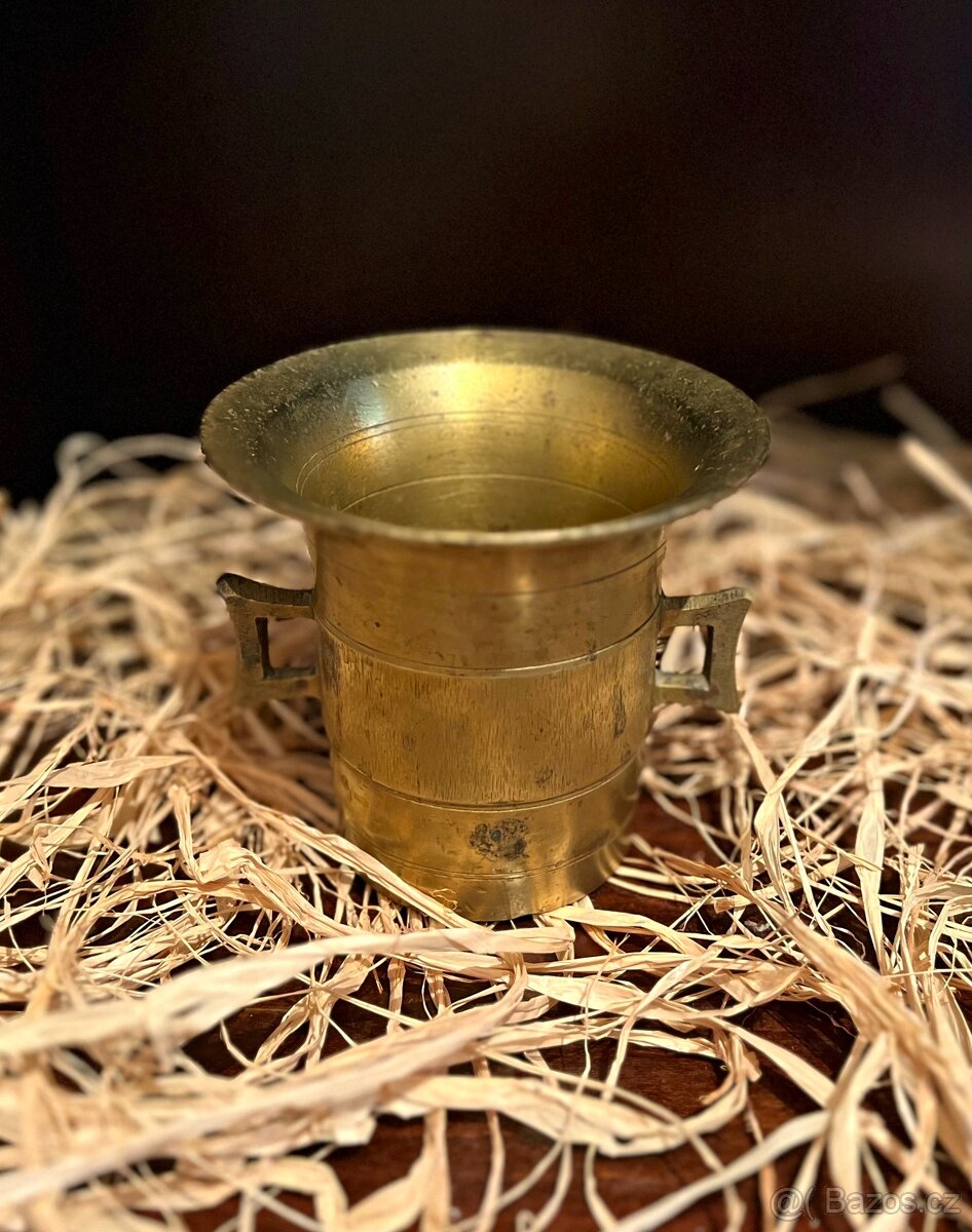 Starožitný hmoždíř mosazný silnostěnný s patinou - 3