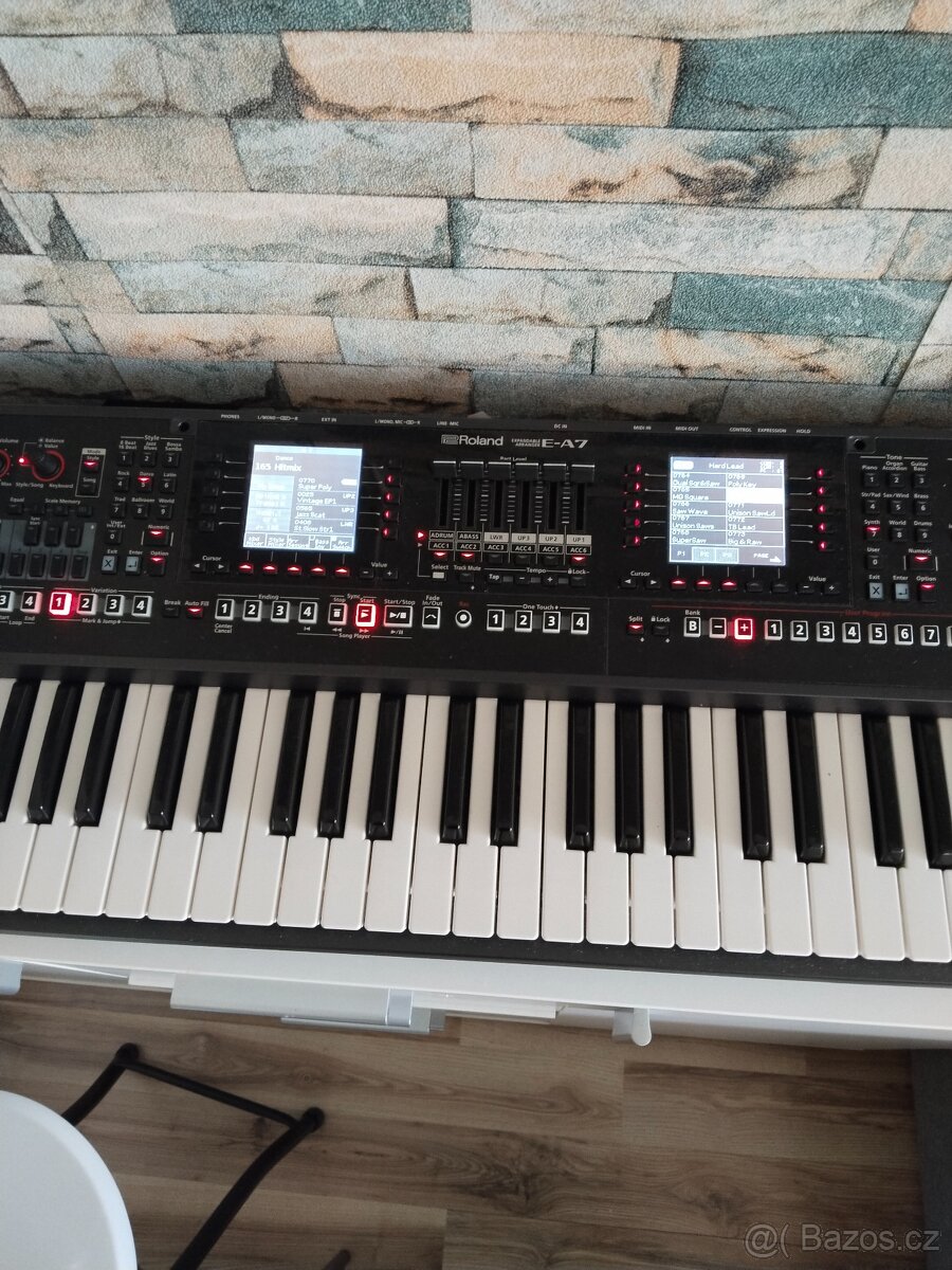 Roland E -A7 - 3