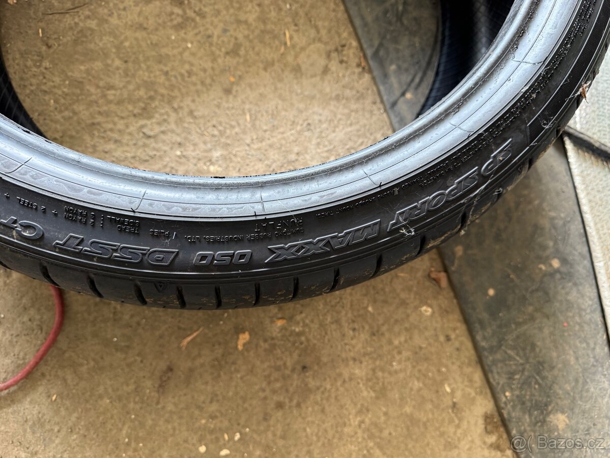 Pneu Dunlop 245/45 R21 - 3