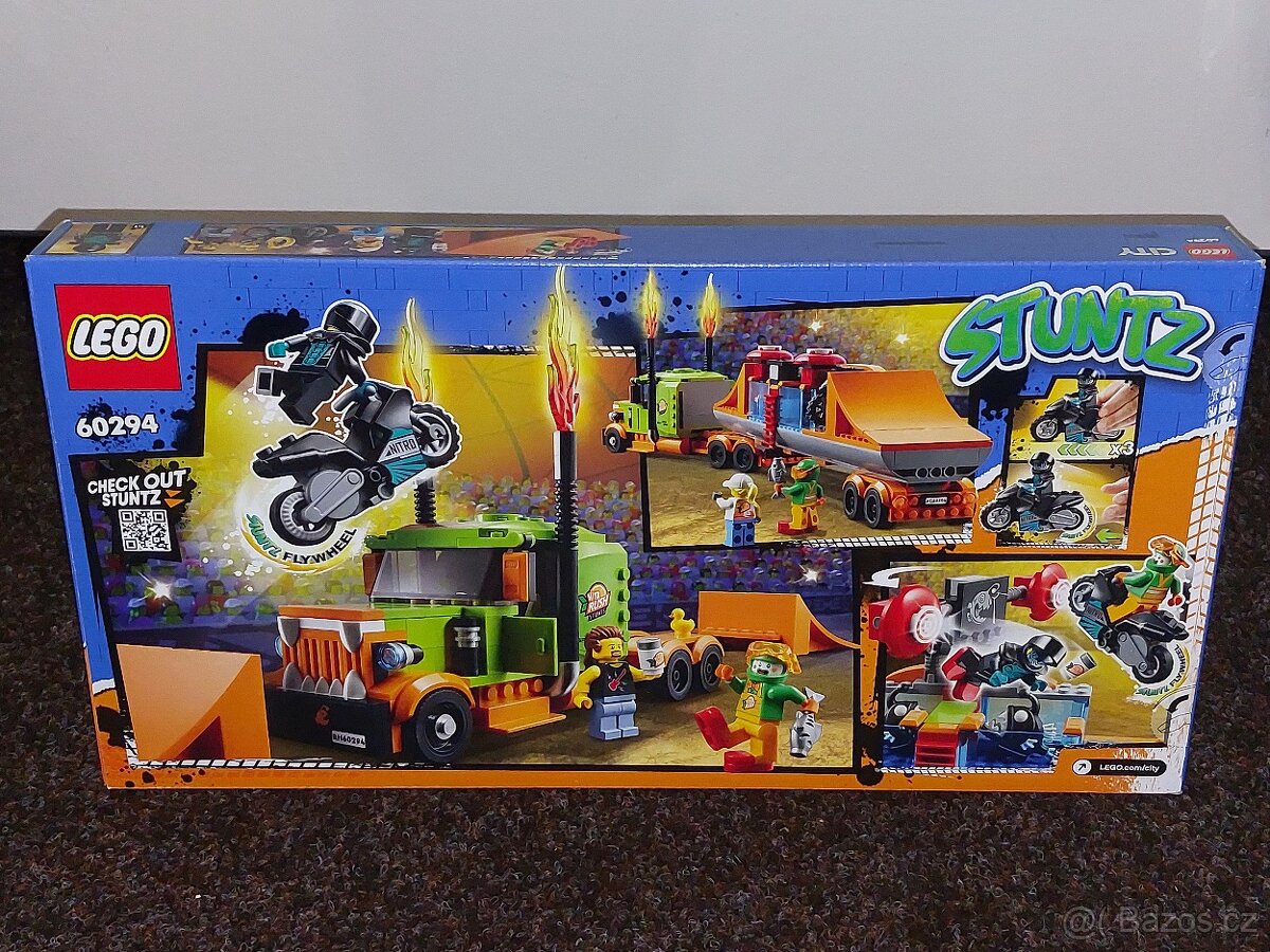 LEGO City 60294 Kaskadérský kamión vánoční dárek - 3