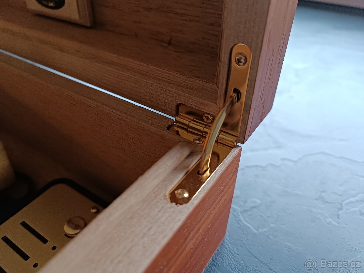 Marconi humidor na doutníky AS 1188 40 Paduka - 3