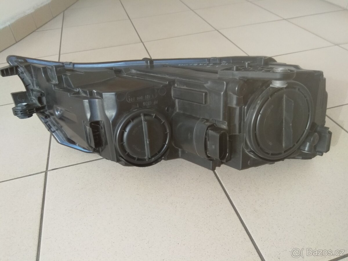 Levý přední halogenový světlomet ŠKODA Octavie III - 3