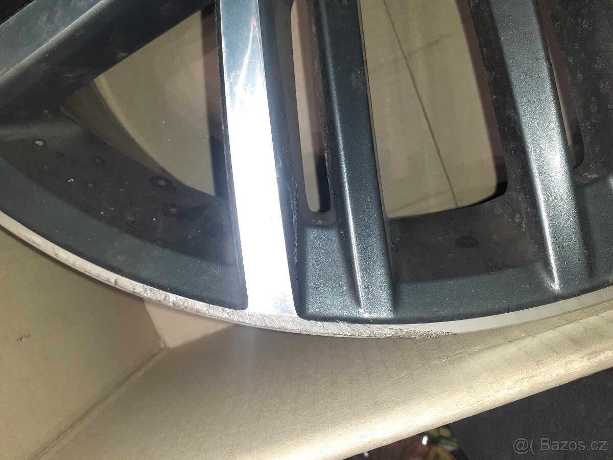 Kola VW Passat B8 - 3