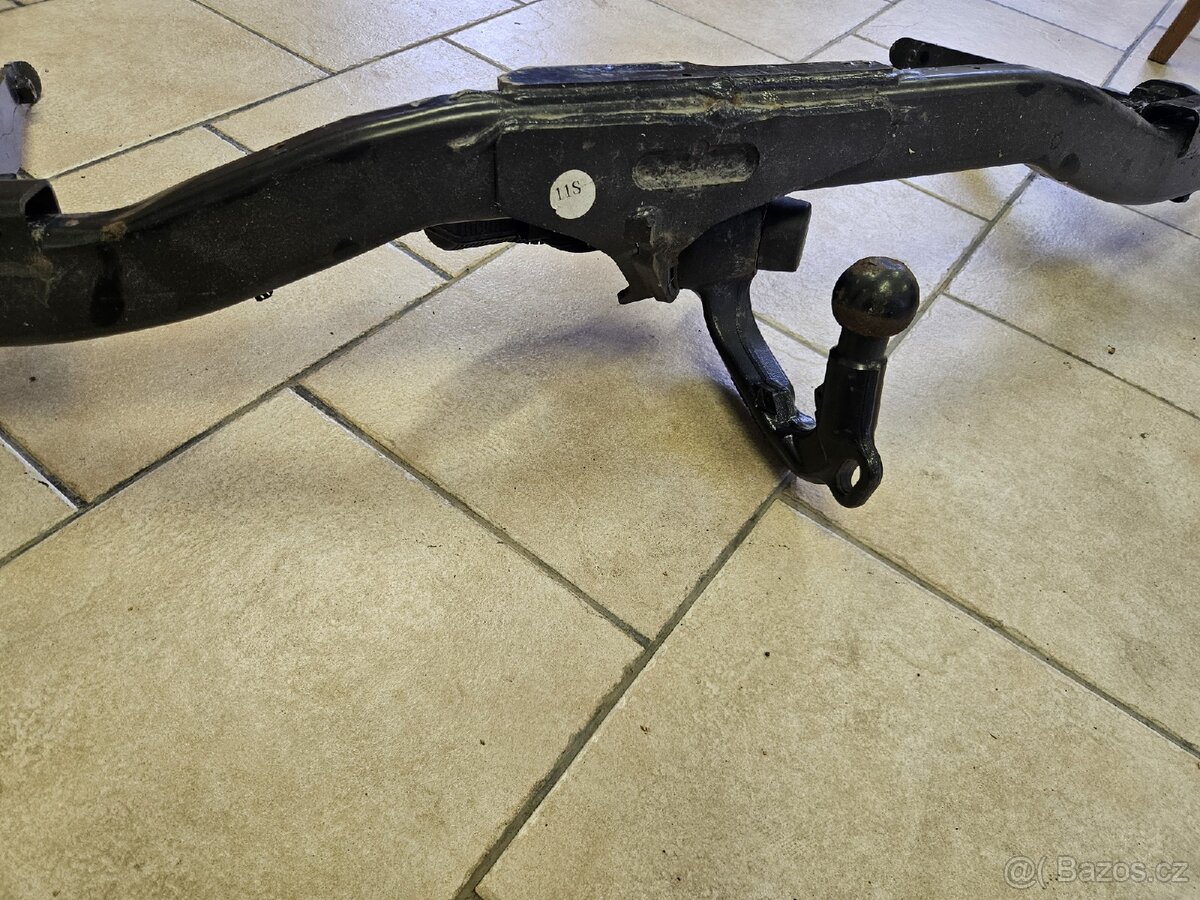 Prodám tažné Tiguan - 3