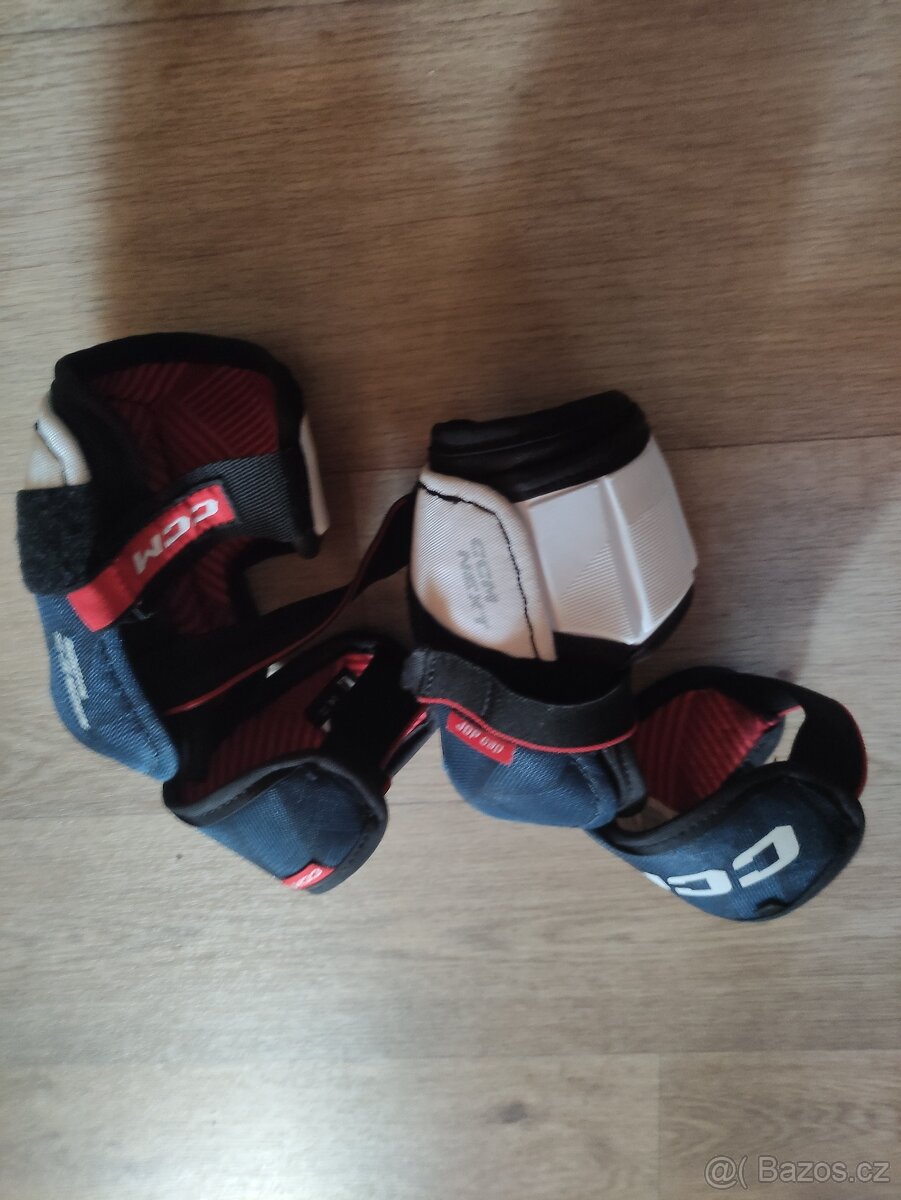 Hokejová výbava - 3