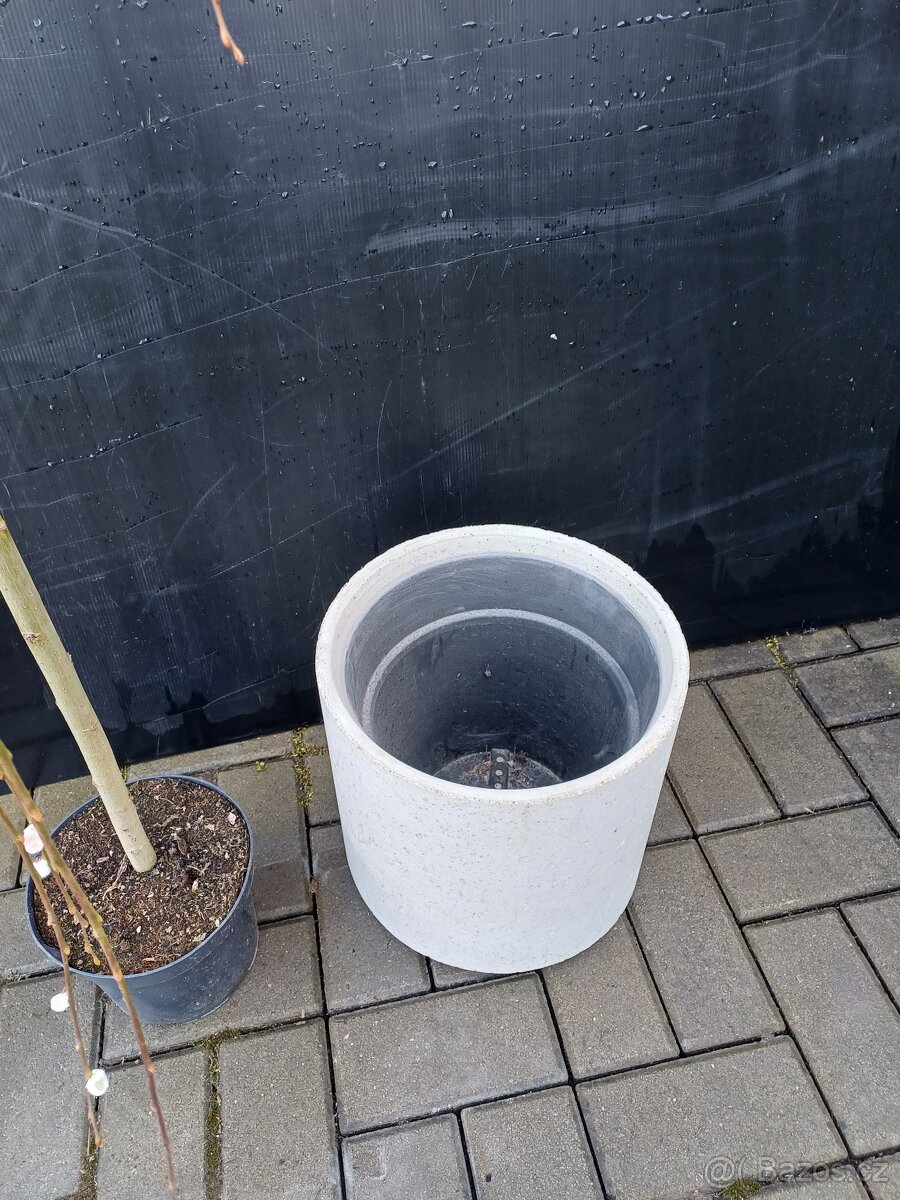Betonový květináč - 3
