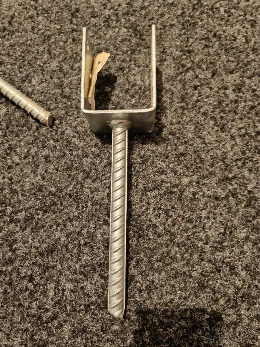 Kotevní patka s roxorem, třmen U 7cm - 3