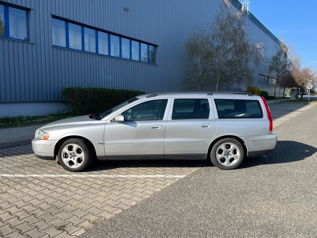 Servisovaná a čistá V70 D5 2005 automat - 3