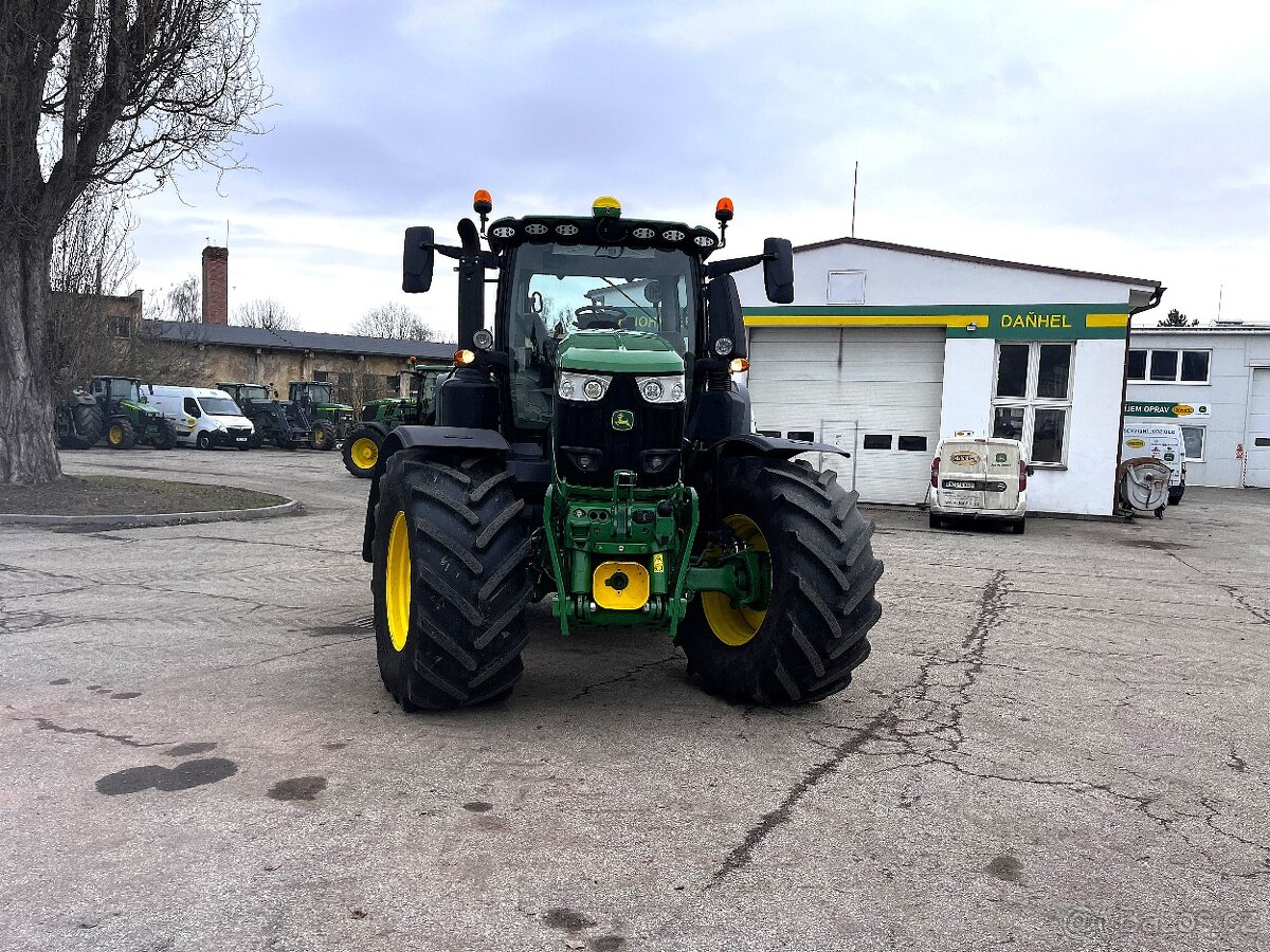 traktor John Deere 6R 250 - 3