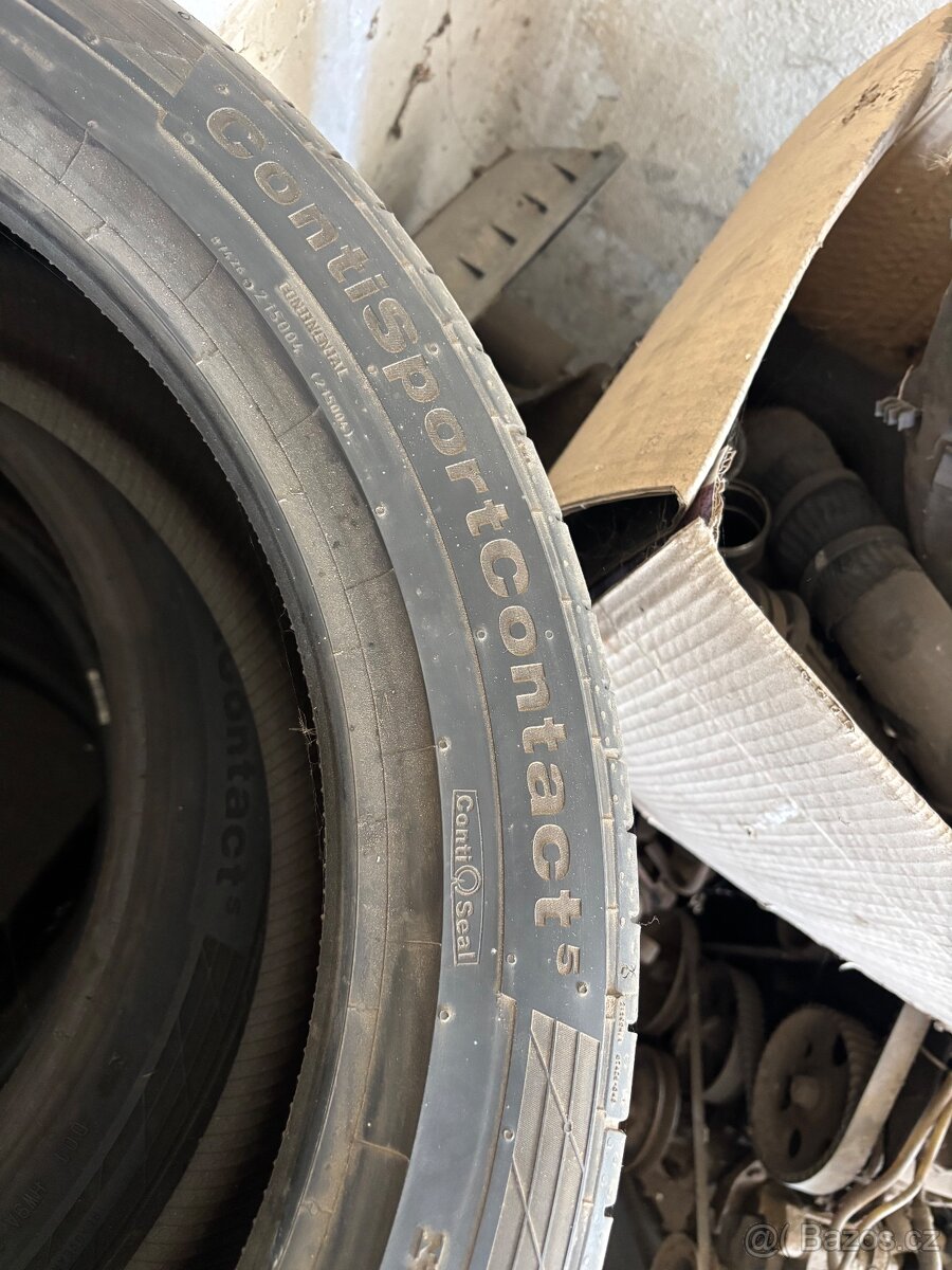 continental 235/40 R21 - 3