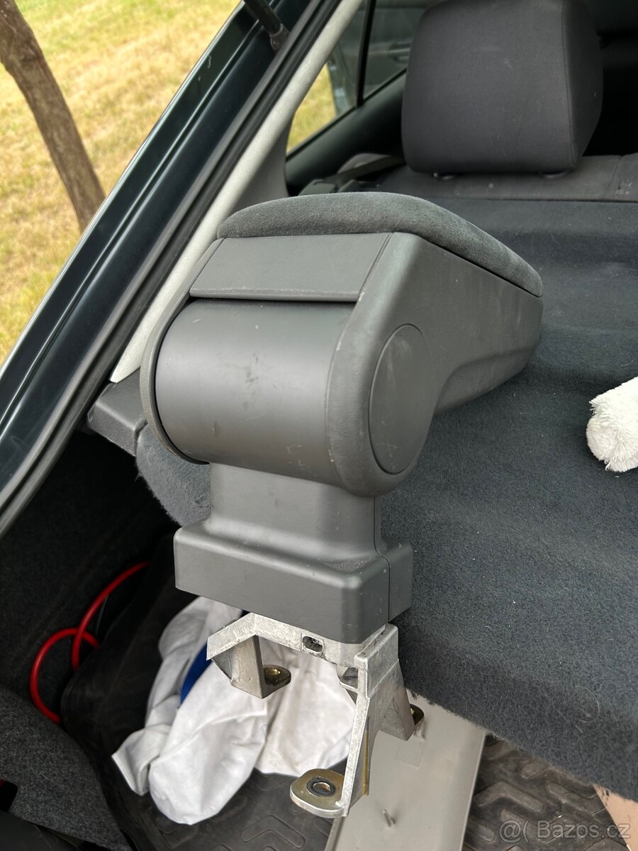 Loketní opěrka Audi - 3